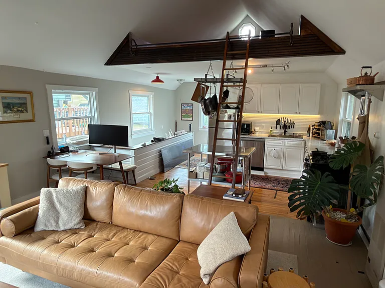 129 College St #4 — Photo 19