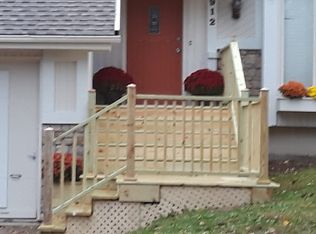 912 NW Oak Ridge Dr, Blue Springs, MO 64015