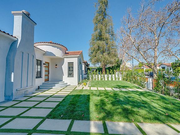 3rd image of 609 N Crescent Heights Blvd