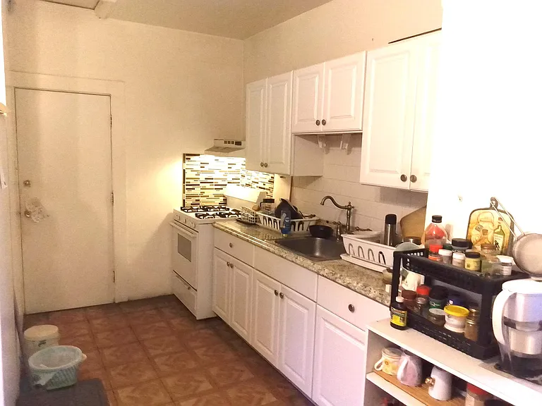 154 Webster Ave #3 — Photo 8