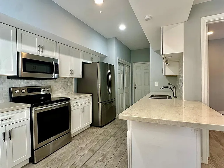 12625 Memorial Dr #20 — Photo 8