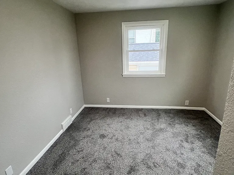 1339 Belmont St — Photo 8