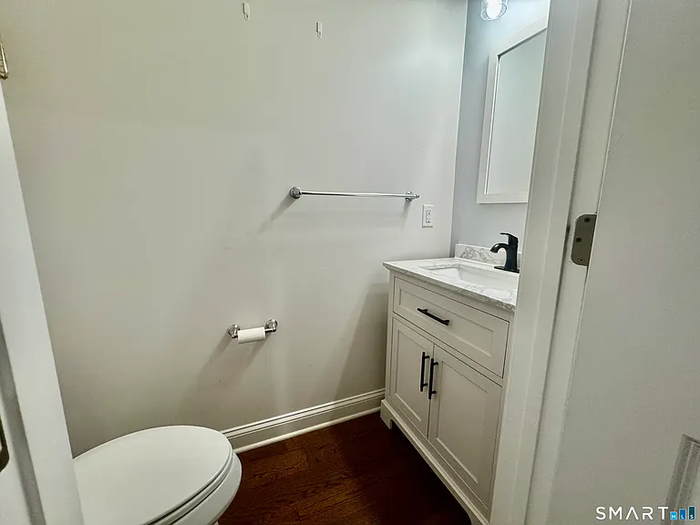 50 Lawrence Ave #50 — Photo 7