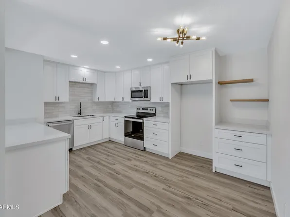 5733 N 69TH Avenue N, Glendale, AZ 85303