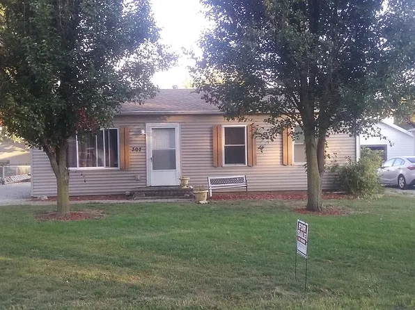 307 Kickapoo Dr, Downs, IL 61736