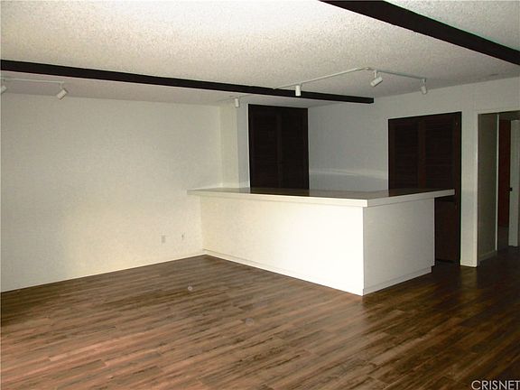 5th image of 4041 Karelia St