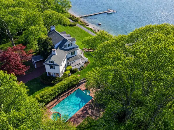6 Harbor Ln, Shelter Island Heights, NY 11965