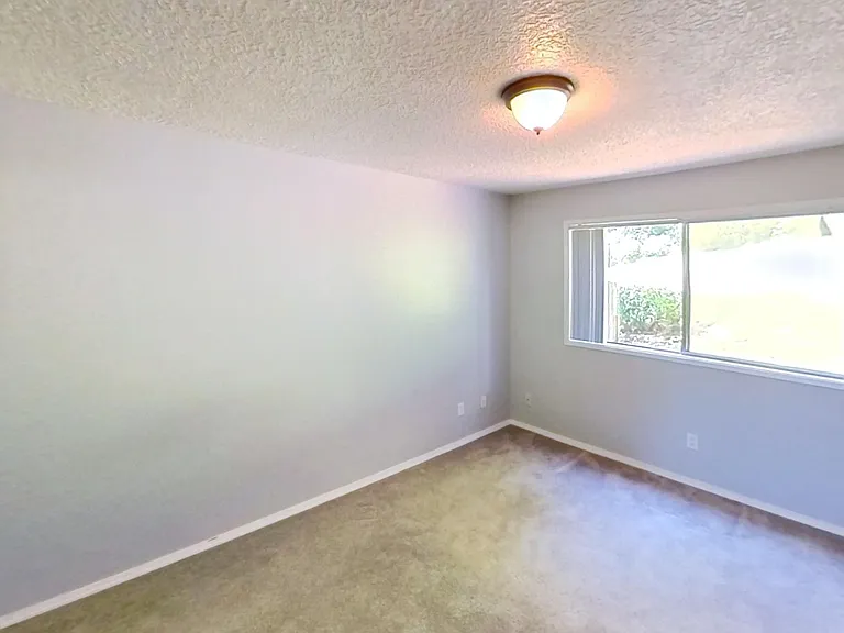 1509 NW Drake St — Photo 3
