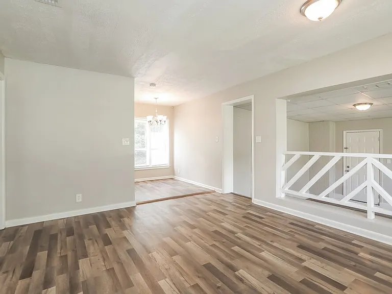 6511 Burgundy Rd S — Photo 6