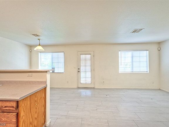 4th image of 2525 Sierra Bello Ave Unit 102