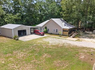1772 Kenwood Rd, Manning, SC 29102