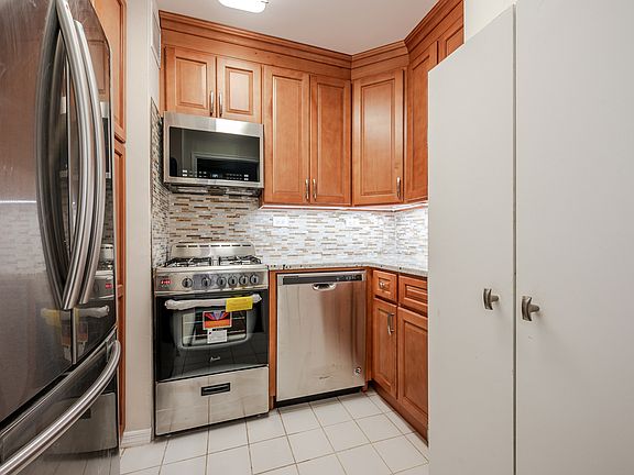 2nd image of 70-25 Yellowstone Blvd #16B
