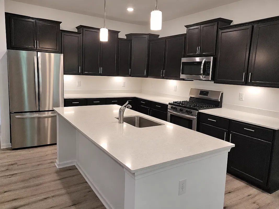 3 bed, 2.0 bath, 1768 sqft, $2,150 — Photo 4