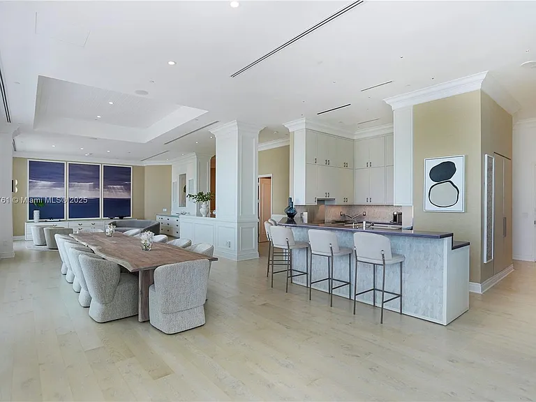 4401 Collins Ave #PH SOUTH — Photo 23