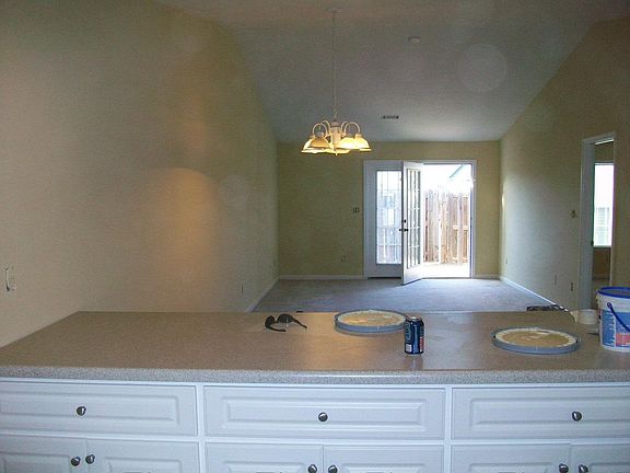4th image of 555 Southern Hills Dr