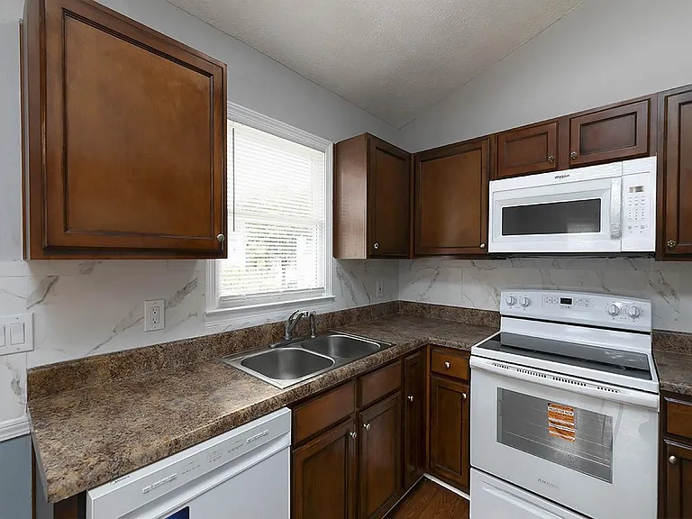 16 Huntcliff Dr — Photo 11
