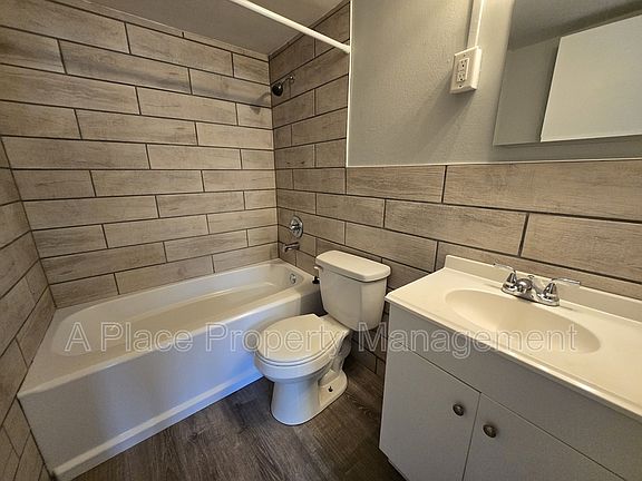 5th image of 2621 S Big Bend Blvd Unit 2