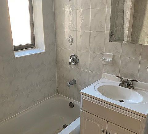 4th image of 563 W 184th St APT 5C