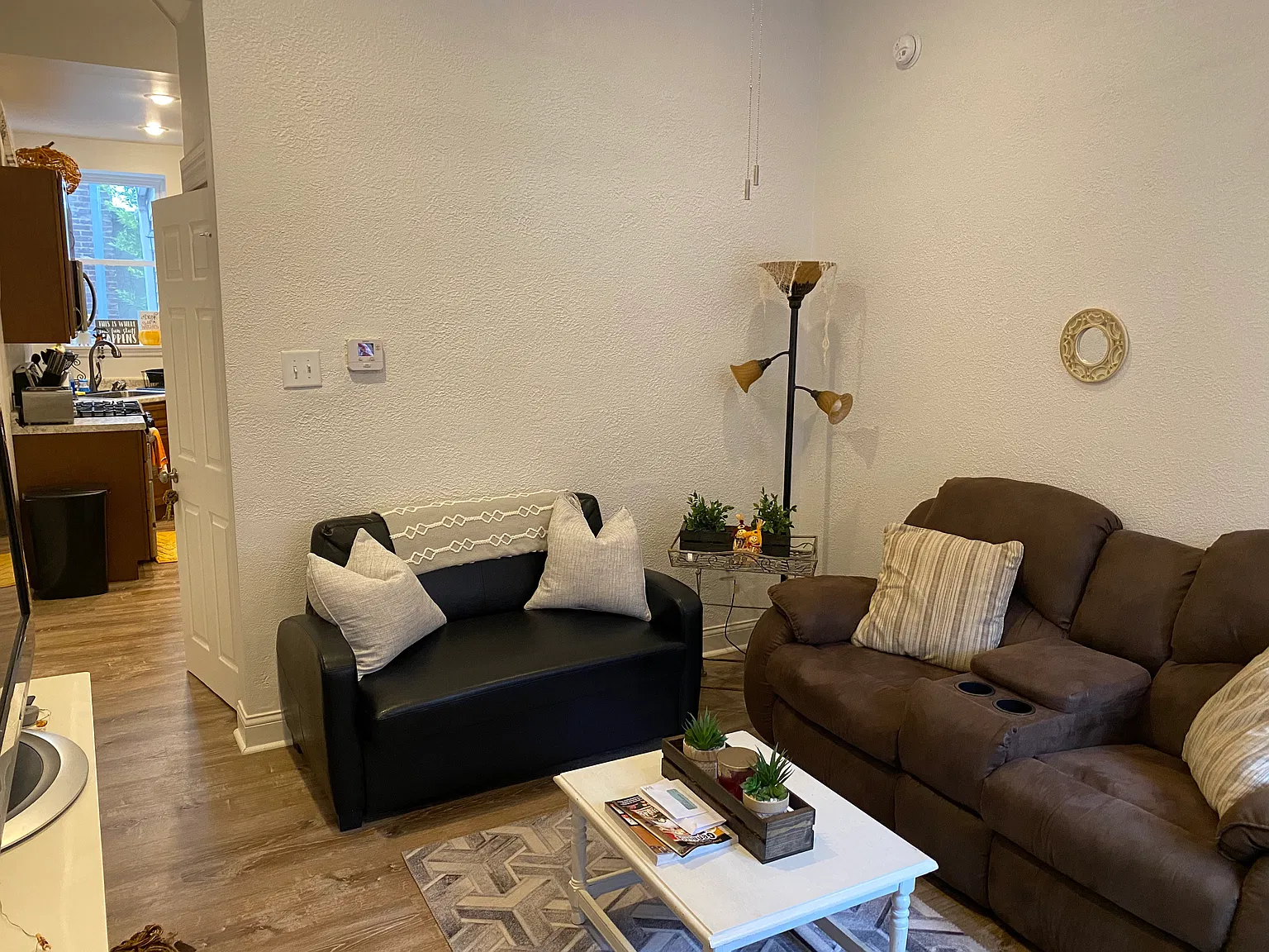 3 bed, 2.5 bath, 1352 sqft, $2,025 — Photo 4