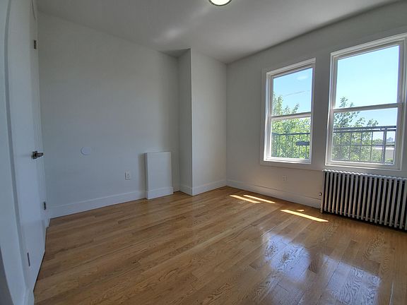 5th image of 326 Randolph Ave #37D