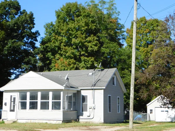 310 W Delaware St, Decatur, MI 49045