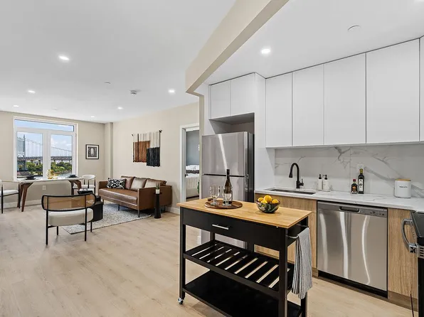 26-15 4th St Unit 4F, Astoria, NY 11102