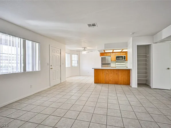 8410 Eldora Ave Unit 1020, Las Vegas, NV 89117