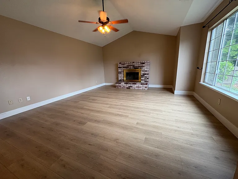 1786 Corsica Dr — Photo 4