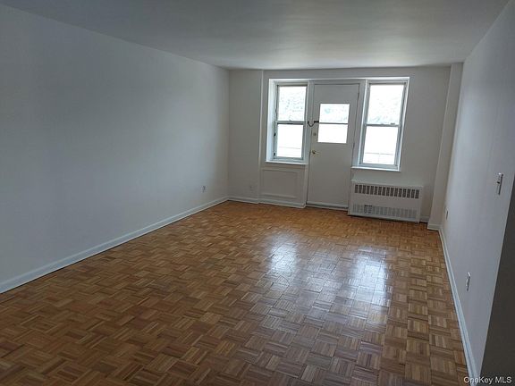 3rd image of 679 Warburton Avenue #1L