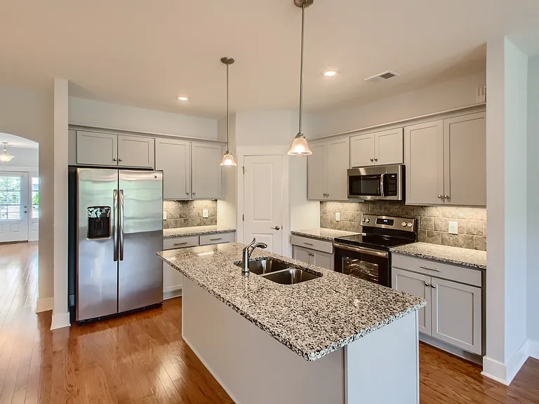 3007 Blueberry Ln — Photo 3