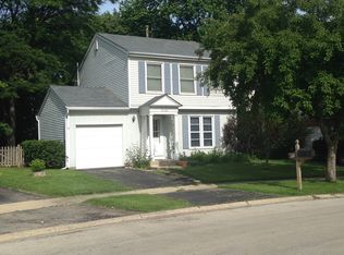 2S621 Wembly Dr, Warrenville, IL 60555