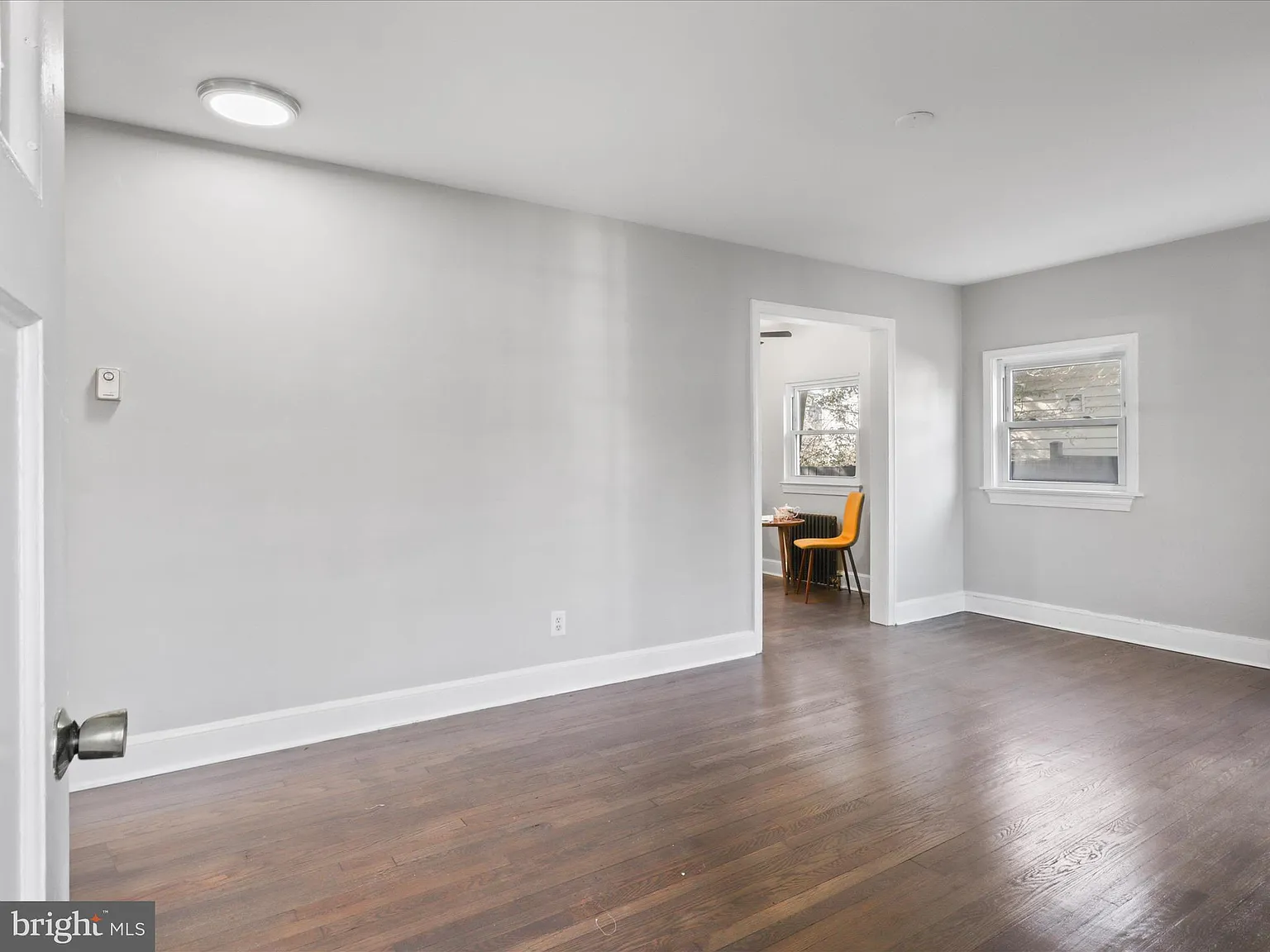 3 bed, 1.0 bath, 1067 sqft, $3,250 — Photo 4