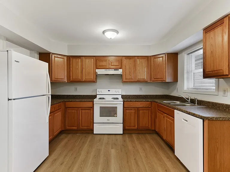 Summit Wood Apartments — Photo 11