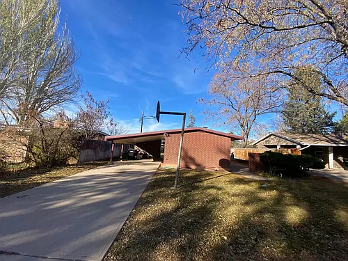 421 Circleway Dr Photo 1