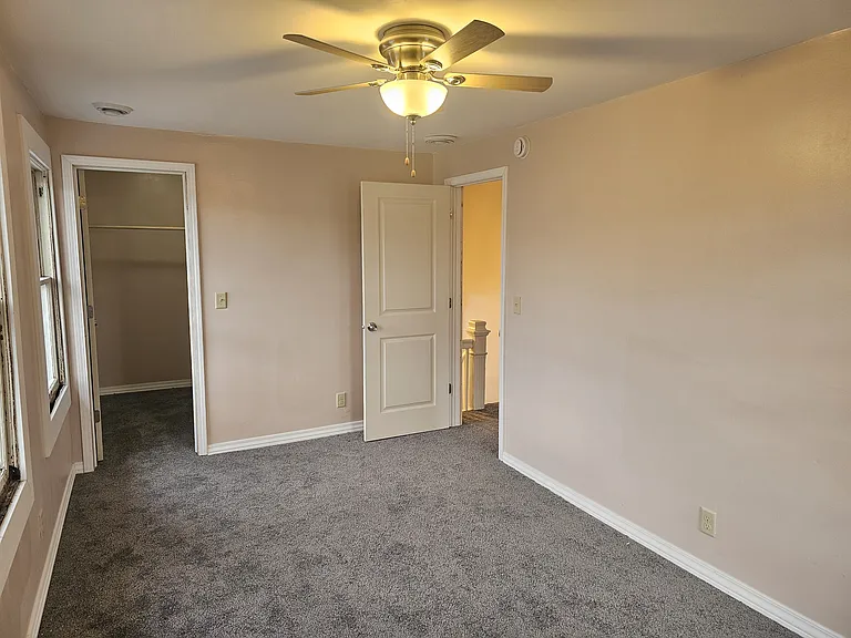 1919 N Court St — Photo 11