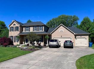 7290 Bayberry Ct N, Olmsted Township, OH 44138