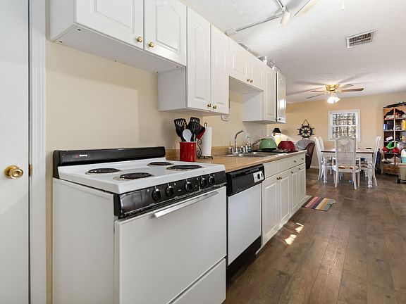 15th image of this home