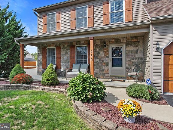 3rd image of 260 Silver Maple Ct