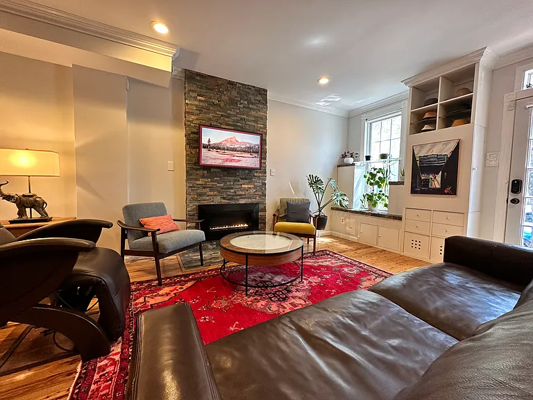 433 Warner St NW — Photo 5