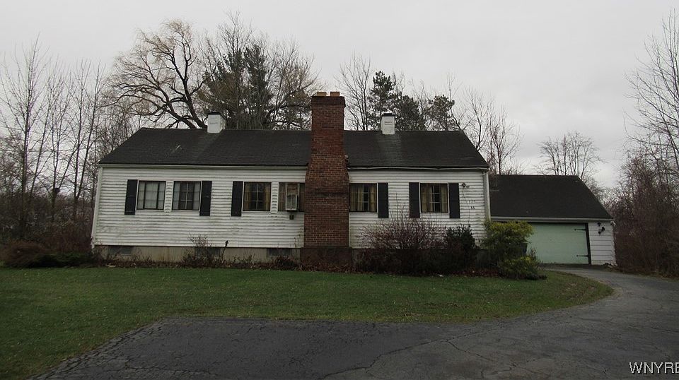1st image of 125 N Ln