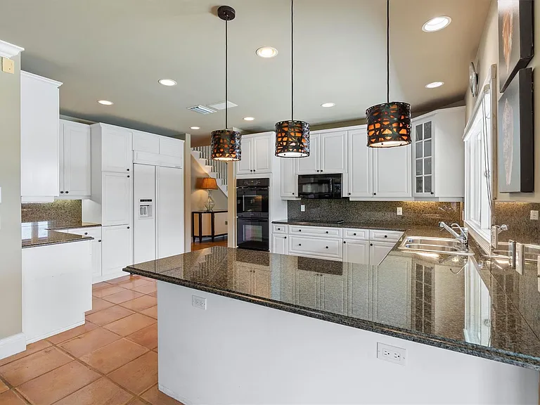 703 Royal Plaza Dr — Photo 6