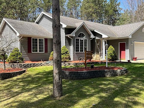 2nd image of 411 Beaumier Ln