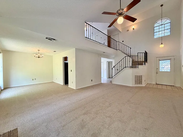 2110 Warfield Way — Photo 4