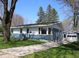 1220 S Lafayette St, Shawano, WI 54166