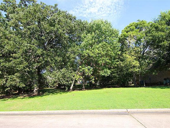 3rd image of 194 Victoria Ct