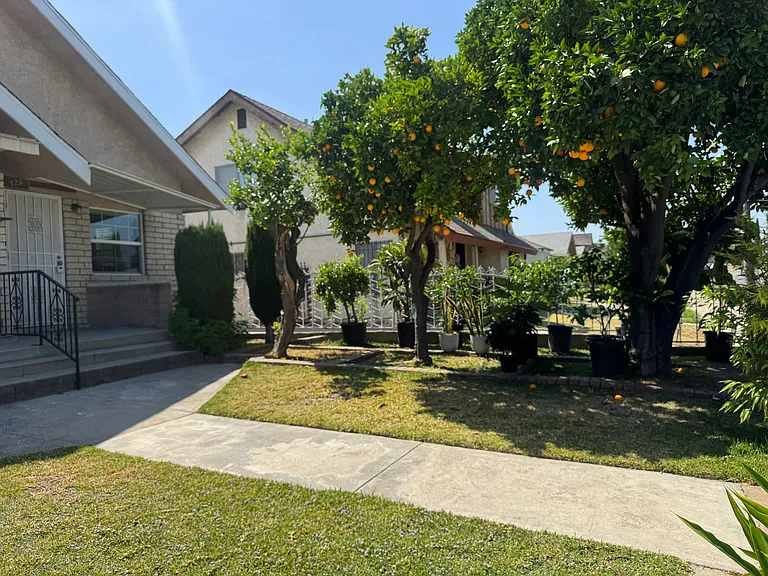 329 S Hidalgo Ave — Photo 3