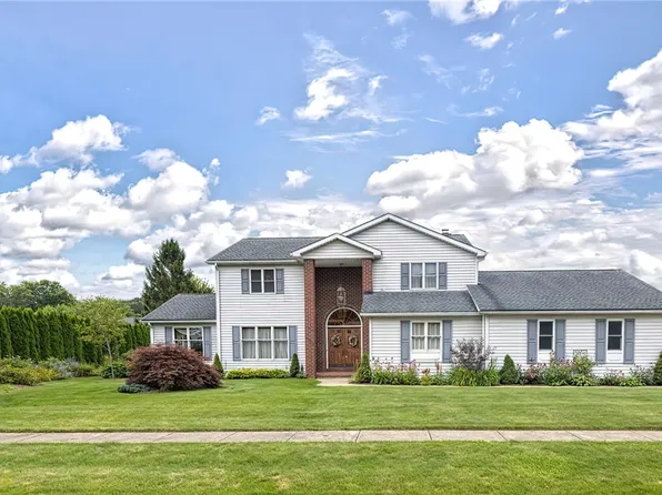 4333 Prestwick Dr, Erie, PA 16506