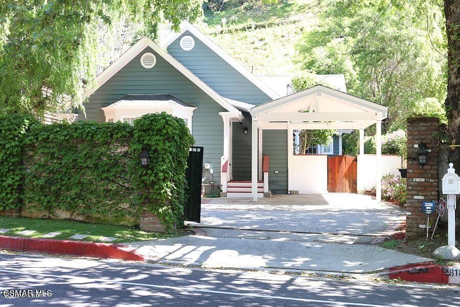 1st image of 818 N Beverly Glen Blvd
