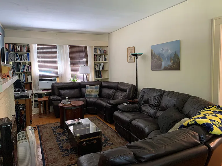 1421 W Huron St — Photo 6