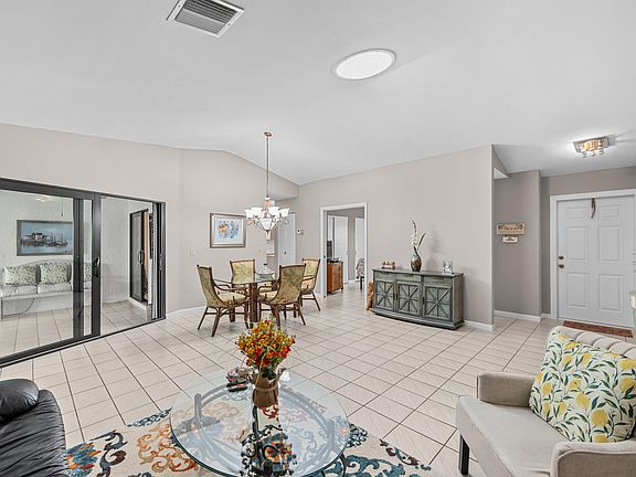 3rd image of 2353 NW 13th Court
